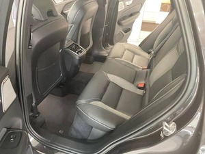 Limpie 2022 V o l V o XC60 Ventas de temporada Premium Autos usados - Product Image 3