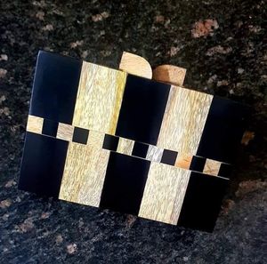 Fabricante indio de madera y resina Bug bolsos a precio mayorista diseño único hecho a mano resina de moda bolso de mano de noche - Product Image 1