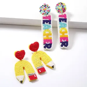 Pendientes colgantes bordados hechos a mano estilo cuentas de lujo último diseño Vintage colorido de moda para damas hecho a mano en India - Product Image 4