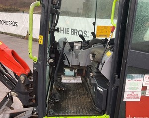 Mini-excavatrice Kubota U27-4 de 2,7 tonnes, à braquage zéro, diesel, compacte, avec hydraulique auxiliaire - Product Image 5