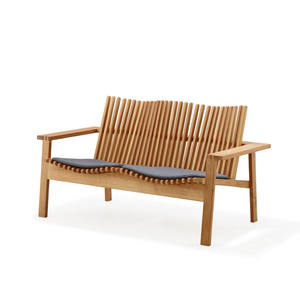 Banc d'extérieur moderne en teck massif à lattes avec accoudoirs et coussin amovible pour jardin, patio, terrasse - Product Image 3
