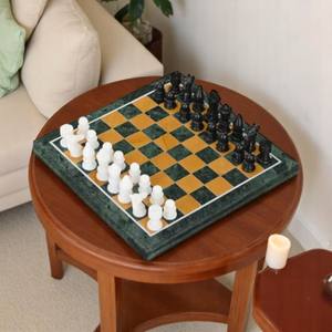 Échiquier en jaspe carré en marbre vert de 12 pouces, pierre naturelle polie avec 2 pièces incluses, produit d'artisanat en pierre - Product Image 1