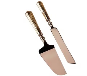 Juego de cuchillo y servidor de pastel de acero inoxidable hecho a mano con mango de diseño moderno de latón de alta calidad - Product Image 1