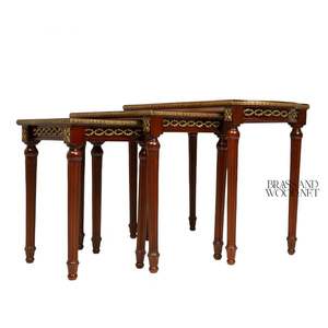 Juego de Mesas Auxiliares Clásicas con Incrustaciones de Madera Hechas a Mano para Salas de Estar Elegantes y Decoración de Hogar de Lujo Premium - Product Image 2