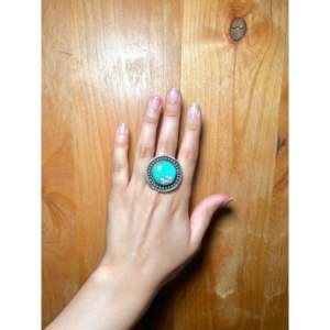 Anillo de Turquesa Royston y Plata de Ley Hecho en Navajo, Talla 8.5, Joyería Cultural Coleccionable - Product Image 5