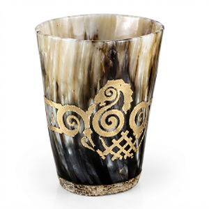 Vaso de Vidrio de Lujo Ecológico Hecho a Mano con Cuerno Natural, Lámina Dorada y Patrón de Espiral |   REHMAN CRAFT - Product Image 5
