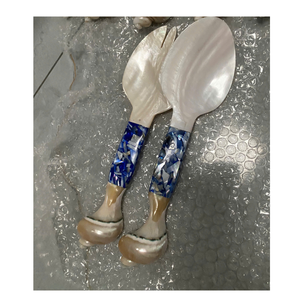 Ensemble de cuillères en coquille naturelle pour confiture de sel de caviar Ustensiles artisanaux écologiques - Product Image 1