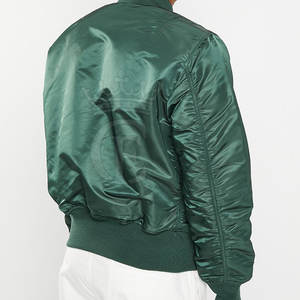 แจ็กเก็ตบอมเบอร์กันลมของผู้ชายเสื้อแจ็กเก็ตแฟชั่นคอตั้งสำหรับฤดูหนาวดีไซน์โลโก้ด้านหน้าตามสั่ง - Product Image 4