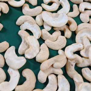 Santigo Kaju badam ถั่วแห้งเกรด WWS พร้อมส่งเม็ดมะม่วงหิมพานต์หัก - Product Image 1