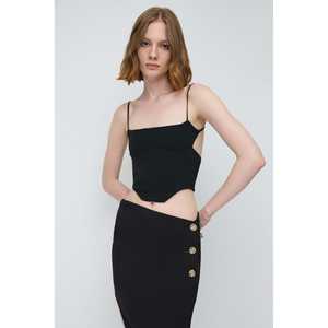 Blusa Corta Casual con Cuello Redondo y Espalda Descubierta, Mangas Tipo Cap, Logotipo Frontal, Corte Regular, 100% Poliéster - Product Image 1