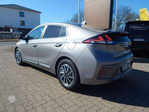 Nouvelles voitures d'occasion Boîte de vitesses automatique R18 Taille des pneus Sièges en cuir Intérieur sombre Caméra arrière Carburant électrique Euro VI Emission - Product Image 2