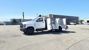 Económico, en Venta, Camioneta de Servicio Mecánico USADA Silverado 5500HD LHD 2023, 350HP, Automática, Exportación a Todo el Mundo - Product Image 3