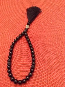 Tasbih de madera de alta calidad hecho con madera natural cuidadosamente seleccionada para uso islámico tradicional. - Product Image 6