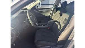 รถยนต์มือสองพรีเมียม LX รุ่นปี 2023 ขายดี ลดราคาตามฤดูกาล ไม่มีอุบัติเหตุ สภาพดี พร้อมขับ - Product Image 6