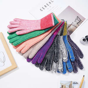 ถุงมือไหมพรมถักสำหรับผู้หญิงถุงมือขนสัตว์นุ่มลายทางแฟชั่นสำหรับฤดูหนาวกลางแจ้งสีสันสดใส - Product Image 4