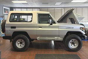 EDICIÓN CLÁSICA 1994 LANDCRUISERS FZJ73 4X4, TRANSMISIÓN MANUAL DE 5 VELOCIDADES, MOTOR DE 4.5 LITROS Y 6 CILINDROS, EN PERFECTO ESTADO DE FUNCIONAMIENTO, IMPECABLE, EXCELENTE CONDICIÓN, LO MEJOR - Product Image 4