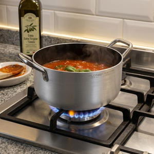 หม้อตุ๋น Pura Induction Magma Tech Plus เคลือบสารกันติด ทำจากอะลูมิเนียมแท้ ขนาด 24 นิ้ว สำหรับเตาแก๊สและเตาแม่เหล็กไฟฟ้า ผลิตในอิตาลี - Product Image 5