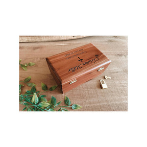 Boîte à souvenirs en cèdre gravée, cadeau de première communion, cadeau de baptême - Product Image 2