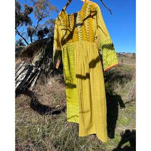 Vestido Jamdani Ikat Green Meadow, Elegante, Casual, para Club, Talla XS, Cintura Imperio, Transpirable, Largo hasta la Rodilla, Cierre Personalizado, ODM - Product Image 4