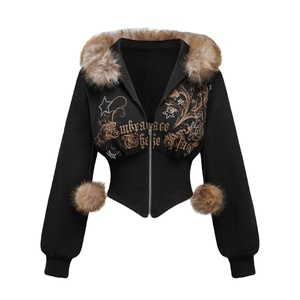 Sudadera con capucha negra recortada con ribete de piel para mujer, sudadera con cremallera de diamantes de imitación personalizados, ropa de calle, chaqueta de moda de invierno, logotipo personalizado al por mayor - Product Image 1