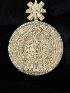 Colgante de Nombre de Lujo Personalizado, Plata de Ley Chapada en Oro, Pasa el Test de Diamantes, con Incrustaciones de Diamantes Moissanite, Estilo Hip Hop - Product Image 1