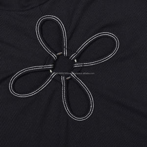 Top corto de moda para mujer, decoración con botones, Otoño Invierno, informal, ceñido al cuerpo, camisetas con agujeros de diamantes, camiseta de media manga, ropa de calle - Product Image 2