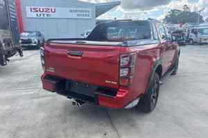 รถมือสอง ปี 2025 D-Max 1.9 TD DL40 เกียร์ออโต้ ขับเคลื่อน 4 ล้อ 4 ประตู พวงมาลัยซ้าย เบาะหนัง ยาง R18 กล้อง 360 องศา กล้องหลัง - Product Image 3