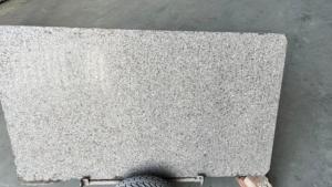 Dalle de granit flammé poli Devra de qualité à l'exportation indienne Design moderne Tops de cuisine Plancher de porche de salle de bain de l'Inde - Product Image 4