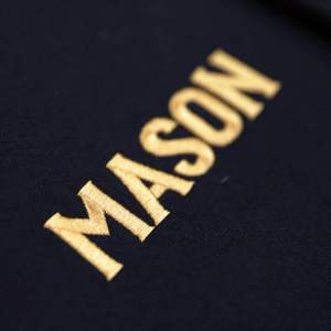 Freemason Varsity Jacket Bomber symbole maçonnique noir et or avec manches en cuir et logo brodé pour hommes - Product Image 4