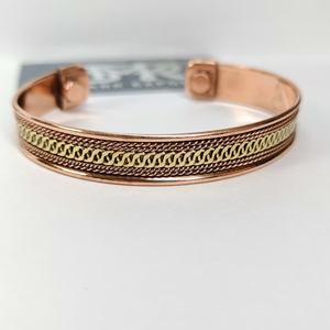 กำไลข้อมือทองแดงแม่เหล็กแบบเปิด ดีไซน์ดั้งเดิม งานฝีมือโลหะ ทำด้วยมือ ปรับขนาดได้ น้ำหนักเบา ลายโซ่ถัก - Product Image 1