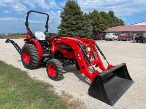 Tractor TYM 2515H en Excelentes Condiciones con Cargador Retroexcavador, 24HP, 4x4, Maquinaria Agrícola Compacta - Product Image 5