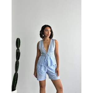 Colección de Monos y Trajes Cortos Elegantes de Voile Bordado para Mujer - Product Image 3