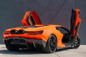 Superauto Híbrido V12 de Segunda Mano, Generación 2024-2025, Modos de Conducción de Alta Tecnología, Cabina de Cuero Premium, Suministrado desde Japón - Product Image 6