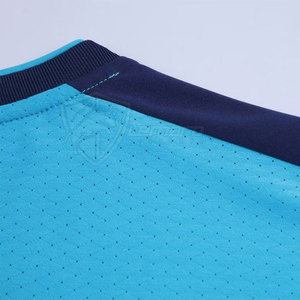 Tenue de football sur mesure de qualité supérieure, 100 % polyester respirant, vêtements d'entraînement sportif pour les commandes en ligne - Product Image 4