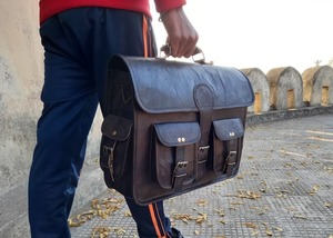Maletín de moda Vintage marrón hecho a mano, bolso de mensajero para hombre, Unisex, grande, de cuero genuino, para ordenador portátil, bolsas de viaje deportivas - Product Image 5