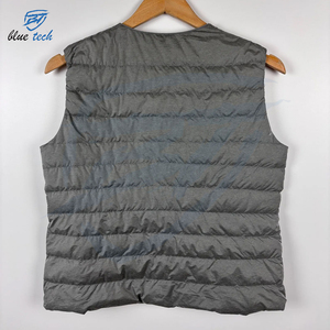 Vêtements d'extérieur décontractés à fermeture éclair d'hiver pour hommes Logo personnalisé Polaire 100% Polyester Gilet bouffant coupe-vent - Product Image 6