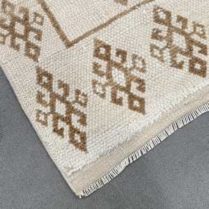 Vintage Rug, 2.5x14.2 ft Turkish Rug, White <b>Brown</b> Floral <b>Wool</b> Rug - Product Image 4