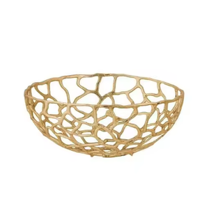 Maravillosos cuencos para servir chocolate de forma redonda Material de metal de color plateado y dorado altamente decorativo para servir - Product Image 5