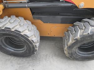 Chargeuse compacte sur pneus SR270B Diesel 75KW 80L avec godet à moment de charge élevé, modèle 2021, à vendre - Product Image 6