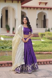 Nueva Colección de Diseñador de Ropa de Novia para Mujer, Lehenga Choli de Seda Suave a Bajo Precio - Product Image 5