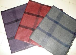 Mantas tejidas de lana de algodón y poliéster acrílico gris de alta calidad, suministro institucional de estilo liso para invierno, Avior Industries PVT LTD - Product Image 6