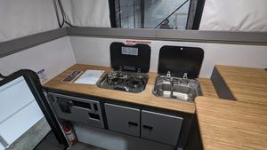 Plataforma Elevadora Desplegable de Aluminio para Camioneta, Capacidad de Carga de 1 Tonelada, Capacidad para 4 Personas, para Estados Unidos y Europa - Product Image 2