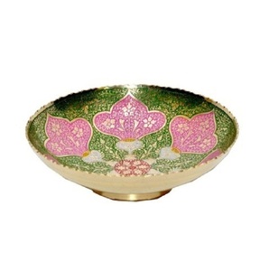 Tazón de fruta y servicio de latón hecho a mano de alta calidad con grabado de flores multicolor y acabado pulido para uso en la cocina - Product Image 6