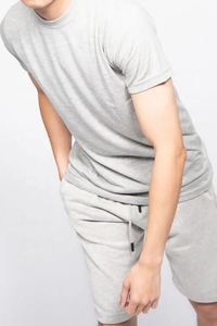 2025 camiseta de mezcla personalizada para hombre y conjunto de pantalones cortos con estampado reflectante 2 uds elementos esenciales de verano con media manga de algodón transpirable - Product Image 3