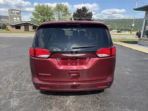 Chrysler Pacifica L Usada de 2018 - Product Image 2