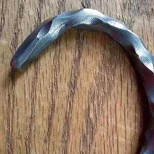 กำไลข้อมือเหล็กแฟชั่นกำไลข้อมือออกแบบโลโก้ได้ตามต้องการ - Product Image 3