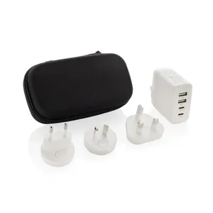 TravelCharge Pro Caricatore Sostenibile in ABS Kit di Gadget da Viaggio Ecologici - Product Image 1