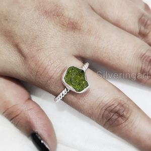 เครื่องประดับหินหยาบสำหรับผู้หญิงแหวนพลอยเพอริโดแบบธรรมชาติสำหรับวันครบรอบปีที่925แหวนเงินสเตอร์ลิง - Product Image 3