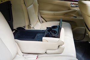 Lexus LX 570 2011 SUPER LIMPIO, Motor V8 de 5.7 Litros, 4x4, Asientos de Cuero - Product Image 2