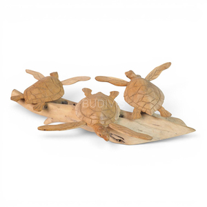 Escultura de tortuga marina familiar tallada a mano en madera de Bali sobre base de madera natural para decoración de hogar costero, regalo de inauguración de casa - Product Image 4